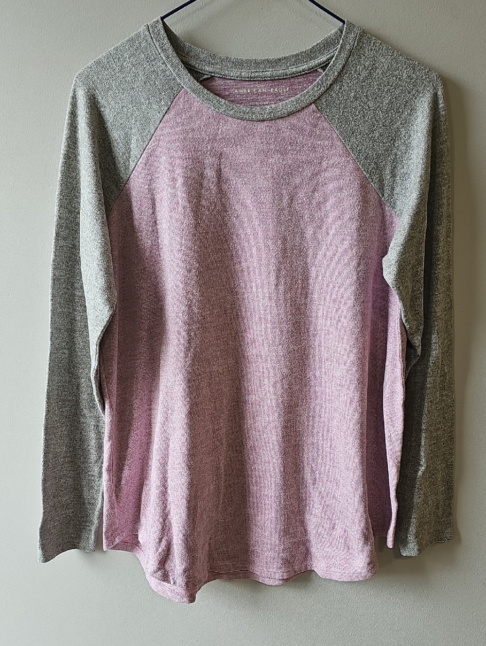 American Eagle Outfitters Small Heather Mauve and Light Gray Raglan Tee